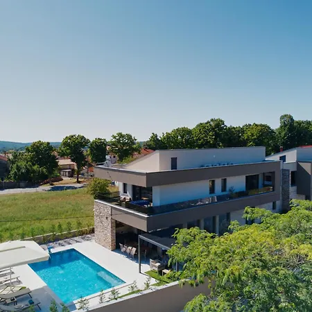 Bavigo For 8 People Near Pula With Wellness & Children Playground